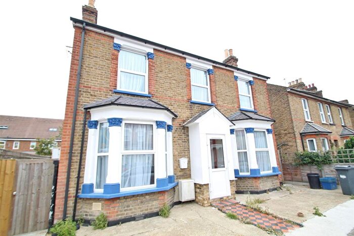 5 Bedroom Detached House To Rent In Cromwell Road, Hounslow, TW3