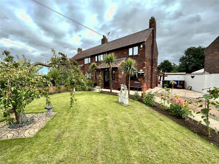3 Bedroom Semi-Detached House For Sale In Dene Close, Hensall, Goole, North Yorkshire, DN14