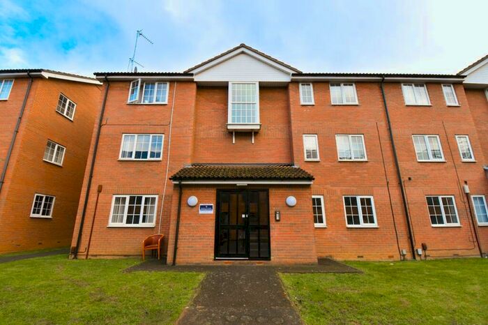 2 Bedroom Apartment To Rent In Countess Road, St James, Northampton, NN5