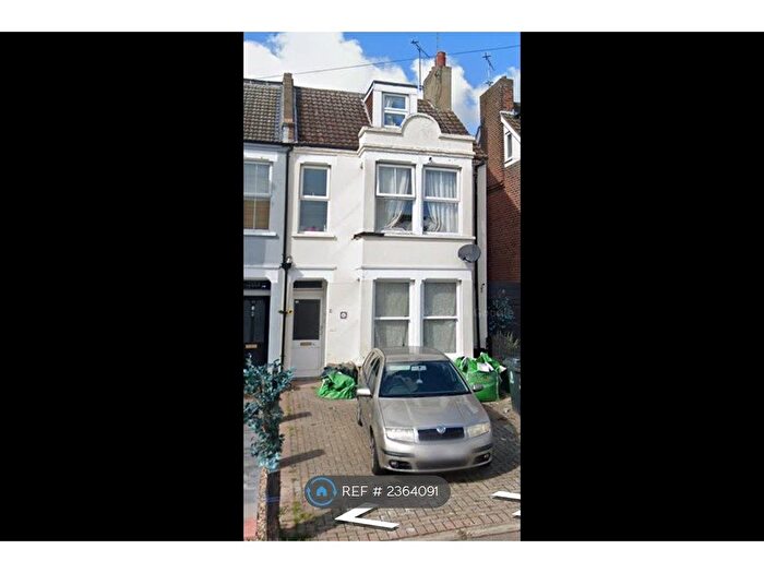 2 Bedroom Flat To Rent In Hayes Road, Clacton-On-Sea, CO15