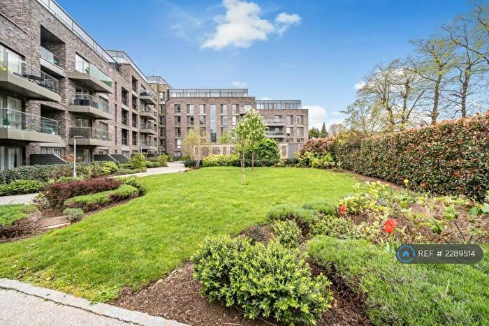 2 Bedroom Flat To Rent In Woods Road, London, SE15