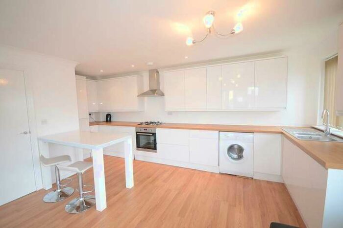 2 Bedroom Apartment To Rent In Wolf Lane, SL4