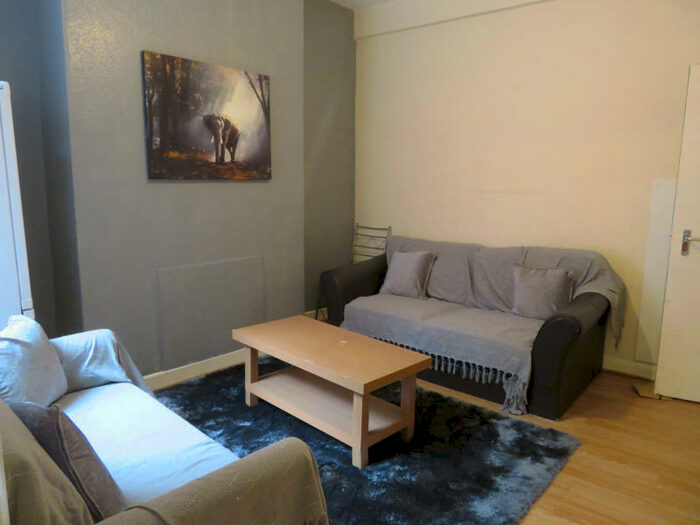 5 Bedroom Terraced House To Rent In Maples Street, Nottingham, NG7