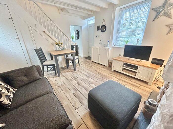 1 Bedroom Cottage For Sale In Erskine Terrace, Conwy, LL32