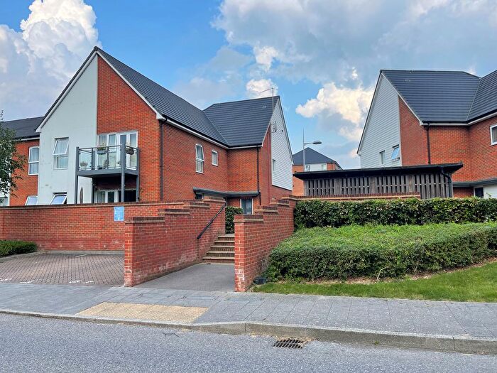 1 Bedroom Flat To Rent In Pondtail Avenue, Faygate, Horsham, RH12