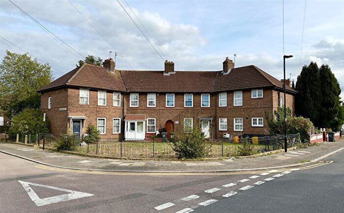3 Bedroom Terraced House For Sale In Fenton Road, London, N17