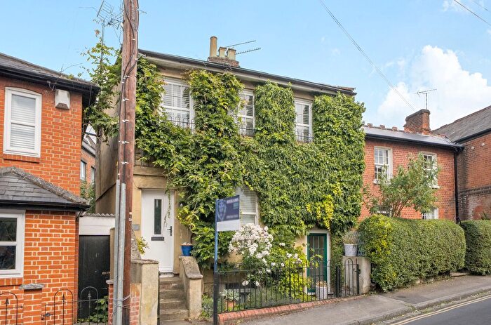 3 Bedroom Terraced House For Sale In St. Johns Hill, Reading, Berkshire, RG1
