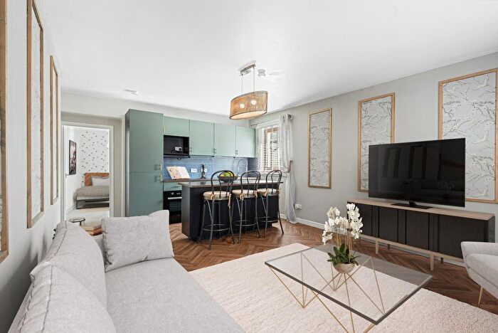 2 Bedroom Flat For Sale In Flat, Common Green, Strathaven, Lanarkshire, ML10