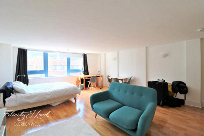 1 Bedroom Apartment To Rent In Masons Yard, London, EC1V