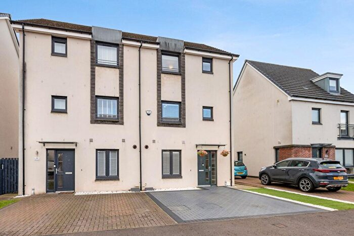 4 Bedroom Town House For Sale In Crofton Avenue, Renfrew, PA4