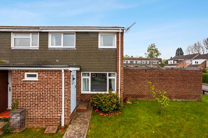3 Bedroom Detached House For Sale In Sagecroft Road, Thatcham, RG18
