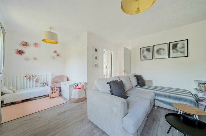 1 Bedroom Apartment To Rent In Winston Close, Greenhithe, Kent, DA9