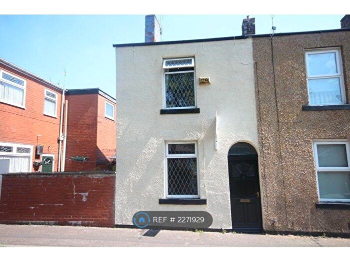 2 Bedroom End Of Terrace House To Rent In Warwick Street, Rochdale, OL12