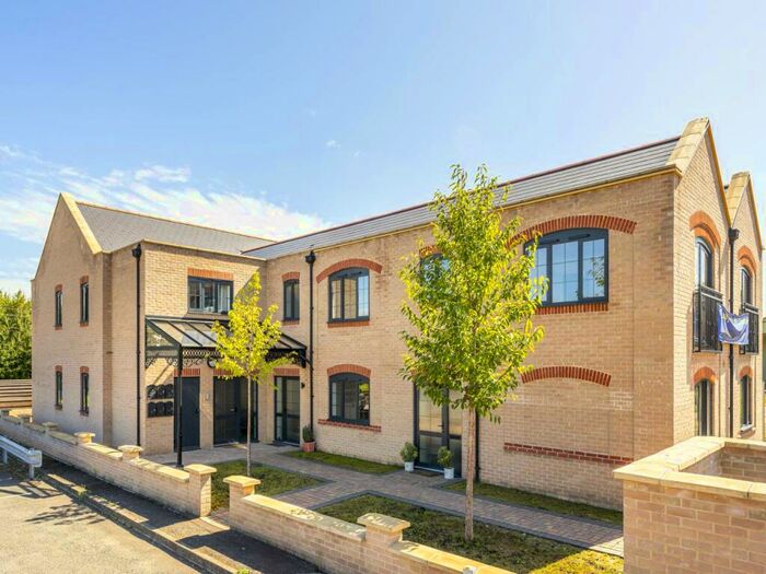 2 Bedroom Flat To Rent In Victoria Place, Station Yard, High Street, SG8