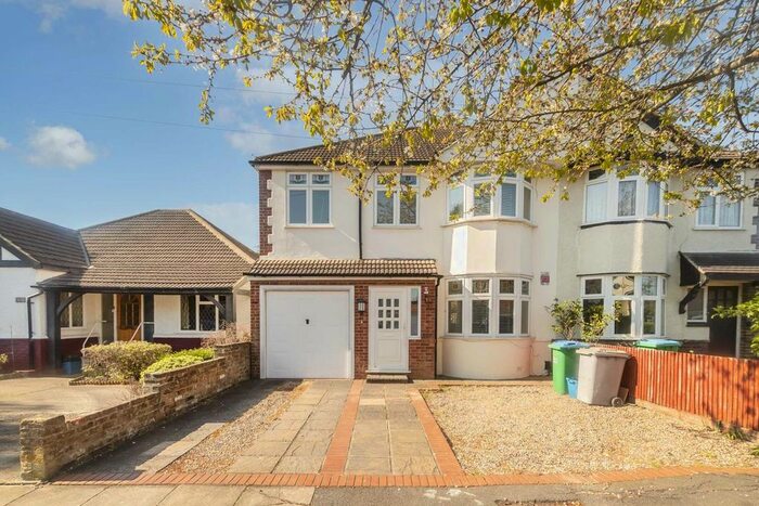 4 Bedroom Property To Rent In Waverley Avenue, Whitton, Twickenham, TW2