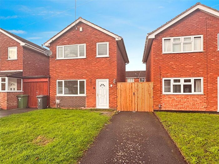 3 Bedroom Detached House To Rent In Whernside Drive, Wolverhampton, West Midlands, WV6