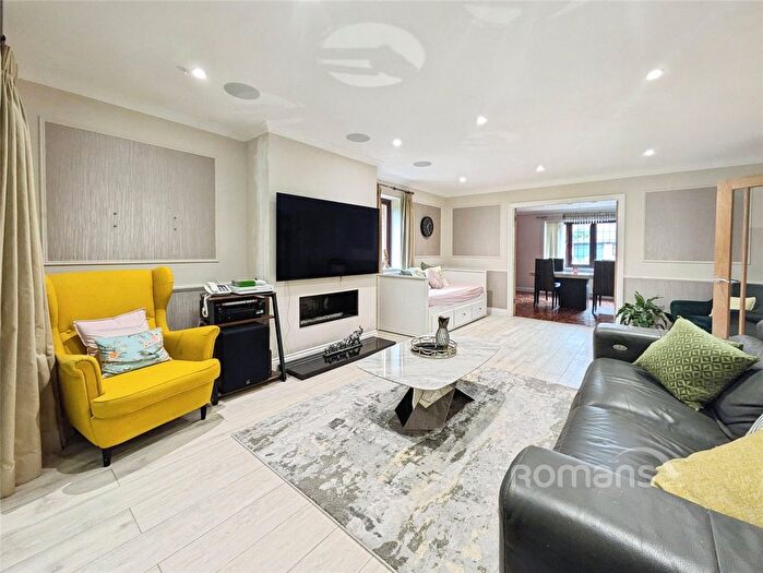 4 Bedroom Detached House For Sale In Red House Close, Lower Earley, Reading, RG6