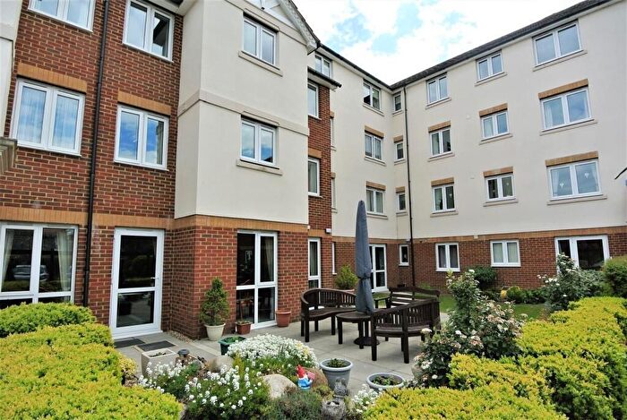 1 Bedroom Property For Sale In Perrin Court, Parkland Grove, Ashford, TW15