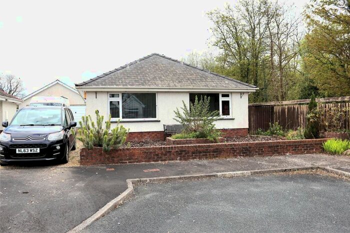 3 Bedroom Bungalow For Sale In Lon Llwyd, Glanamman, Ammanford, Carmarthenshire, SA18