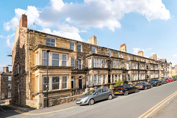 3 Bedroom Flat To Rent In Park View, Harrogate, North Yorkshire, HG1