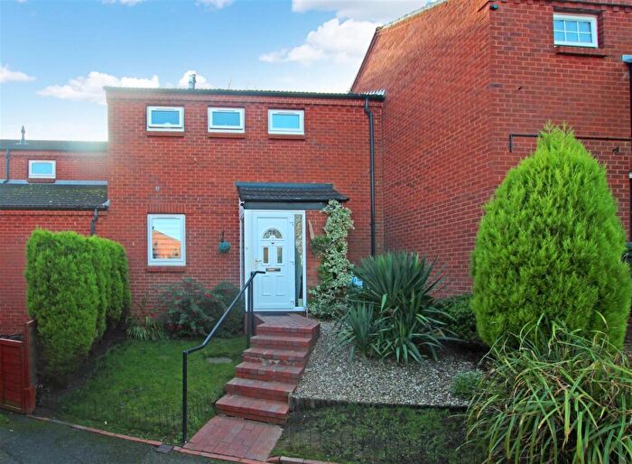 2 Bedroom Terraced House To Rent In Paddock Lane, Redditch, B98