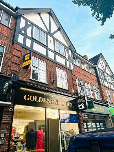 2 Bedroom Flat To Rent In High Street, Esher, KT10