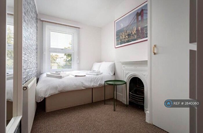 4 Bedroom Semi Detached House To Rent In Market St, Cheltenham, GL50