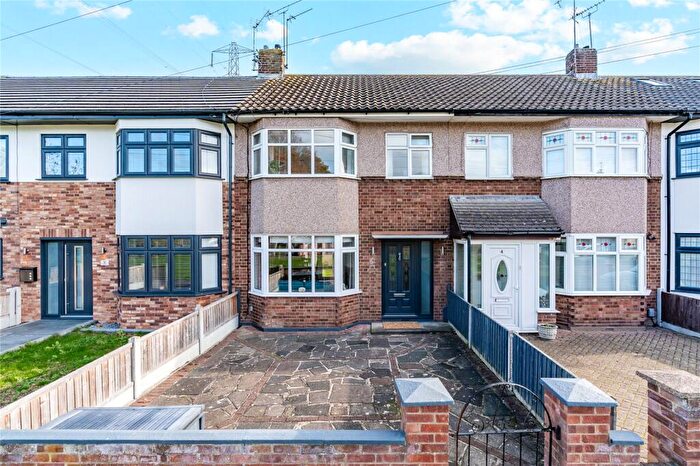 3 Bedroom Terraced House For Sale In Tamar Close, Upminster, RM14