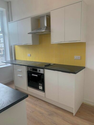 2 Bedroom Flat To Rent In Newport Road, Cardiff(City), CF24