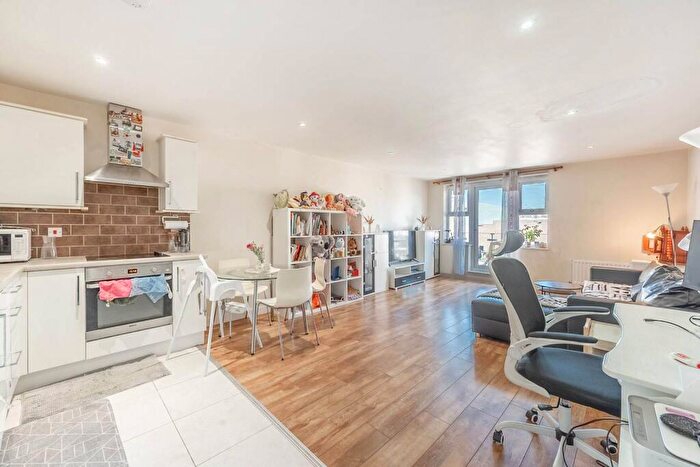 1 Bedroom Flat For Sale In Stanley Road, South Harrow, Harrow, HA2