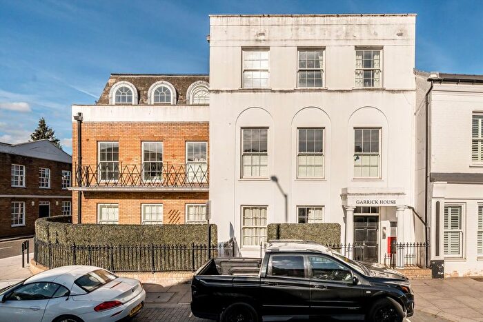 1 Bedroom Flat For Sale In High Street, Hampton, TW12