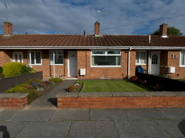 Houses for sale & to rent in TS19 0UB, Calcott Close, And