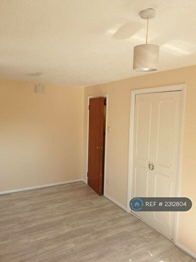 Studio To Rent In Vicars Bridge Close, Wembley, HA0