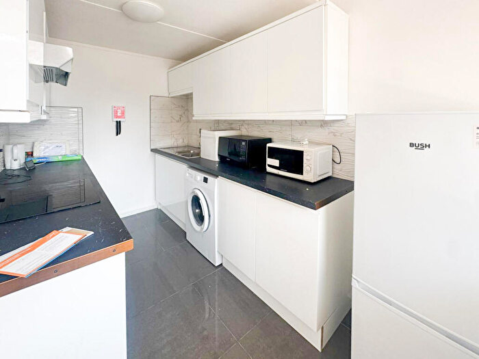 4 Bedroom Apartment To Rent In Latimer, Beaconsfield Road, London, SE17