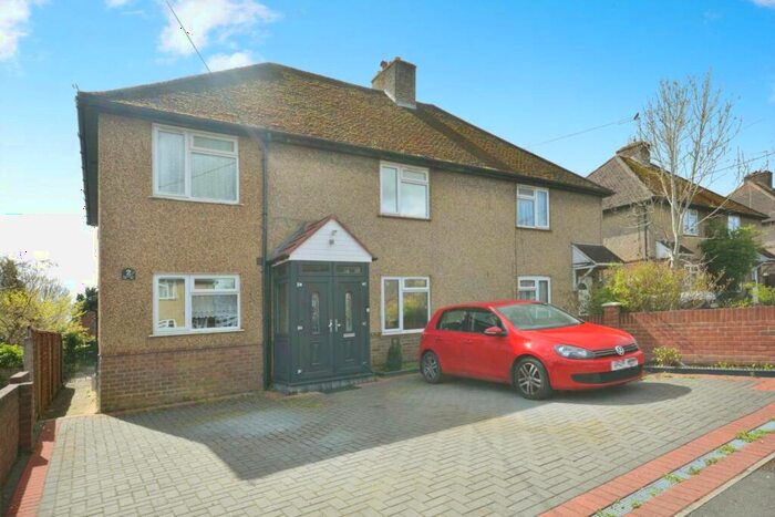 4 Bedroom Detached House To Rent In Upland Avenue, Chesham, HP5