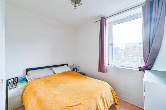 1 Bedroom Flat To Rent In York Road, Battersea, London, SW11