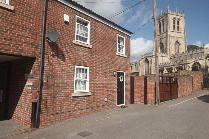 3 Bedroom Town House For Sale In Church Walk, Hatfield, Doncaster, DN7