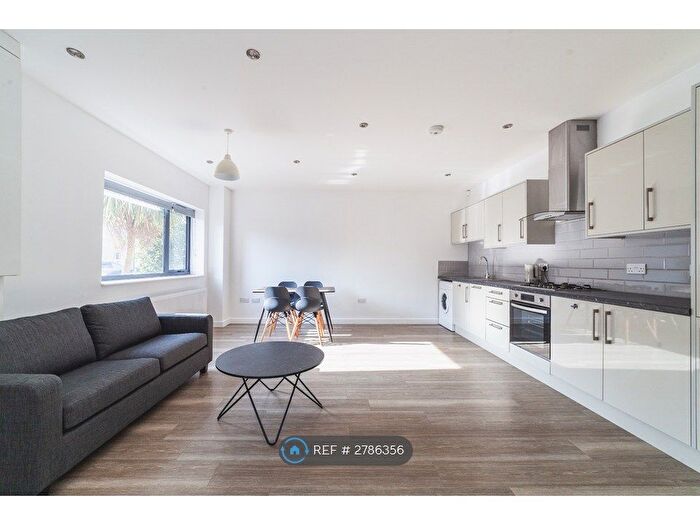 2 Bedroom Flat To Rent In Aldeburgh St, London, SE10