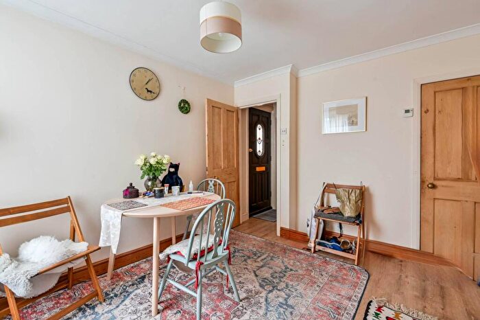 2 Bedroom Semi-Detached House To Rent In Ludlow Road, Guildford, GU2