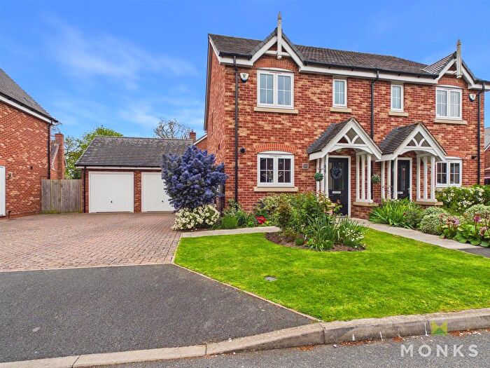 3 Bedroom Semi Detached House For Sale In Hillside Drive, Shrewsbury, SY2
