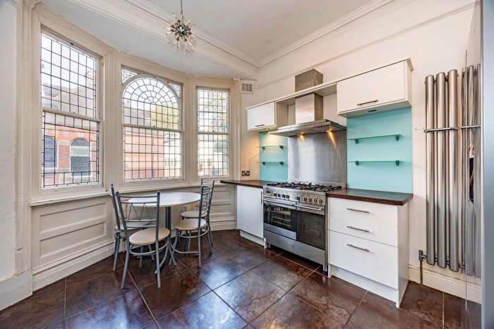 2 Bedroom Apartment To Rent In Newcastle Drive, Nottingham, NG7