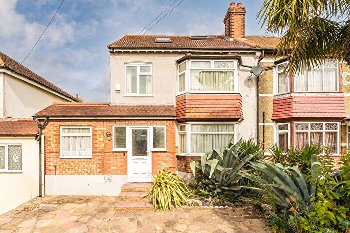 4 Bedroom Semi-Detached House For Sale In Georgia Road, Thornton Heath, CR7