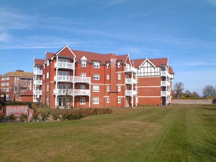 3 Bedroom Apartment For Sale In Darley Road, Eastbourne, BN20