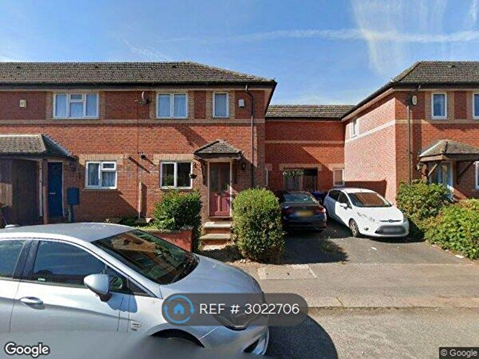 3 Bedroom Terraced House To Rent In Barry Road, Northampton, NN1