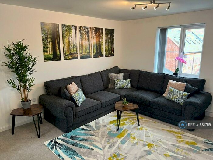 2 Bedroom Flat To Rent In Coopers Edge, Gloucester, GL3