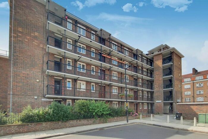 1 Bedroom Flat To Rent In Lytham Street, Walworth, London, SE17