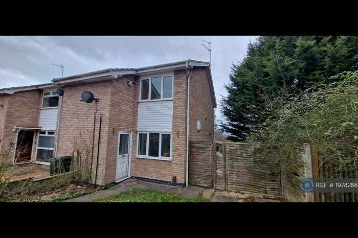 2 Bedroom Semi-Detached House To Rent In Melrose Close, Kettering, NN15