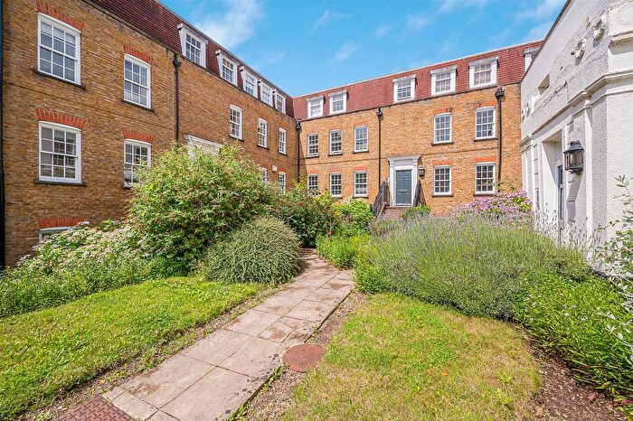 1 Bedroom Flat For Sale In Stapleton Hall Road, Finsbury Park, N4