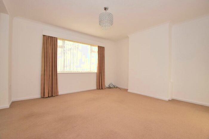 2 Bedroom Apartment To Rent In Ivy Court, Church Lane, Chapel Allerton, Leeds, LS7
