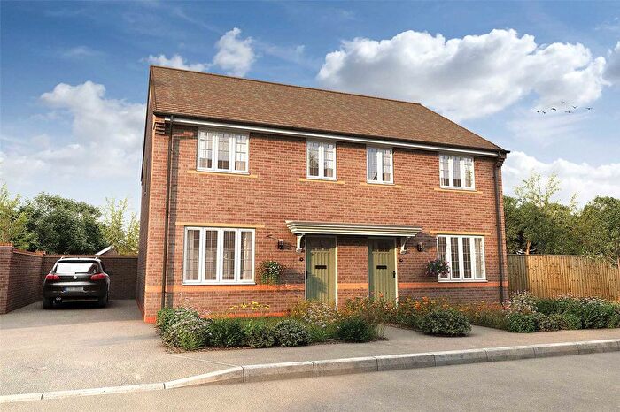 3 Bedroom Semi Detached House For Sale In Winchester Road, Beggarwood, Basingstoke, RG23